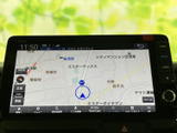 高精細な地図データで、スムーズなナビゲーションをサポート。目的地までの最適なルートを、わかりやすく表示します。ドライブの不安を軽減し、快適な移動を約束します。