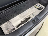 【パンク修理キット】スペアタイヤの代わりにパンク修理キットが備え付けられております