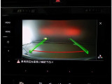 バックカメラ トラフィックアラートで苦手な駐車も楽々できます.