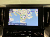 いまや必須装備「ナビゲーション」搭載!知らない場所にスイスイッとドライブ。もう、これなしではハンドルを握れませんね!でも運転中の操作は危険ですのでご注意ですね☆