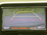 後方の状況を画面で確認できるため、安全な駐車操作をサポートします。狭い場所でも安心して駐車できます。ドライバーの頼れるパートナーです。