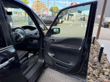運転席側ドアトリムもご覧の状態です!!