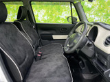 運転席からの視界は良好で、運転操作もスムーズに行えます。シートの座り心地も良く、長距離運転でも疲れにくい設計です。
