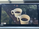 停車中にテレビや動画を楽しめるTV画面。休憩時間などに、リラックスした時間を過ごせます。様々なコンテンツで、ドライブをさらに充実させましょう。