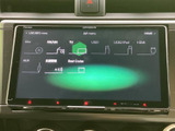 お気に入りの音楽を最高の音質で。様々なメディアに対応し、車内をコンサートホールのような空間に変えてくれます。音楽好きにはたまらない機能です。