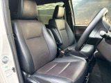 運転席も広々としており運転しやすい環境を実現しています☆