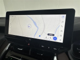 純正ナビを装備。タッチパネル式で使いやすく、お出かけもラクラクです。