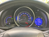視認性の高いメーターで、運転に必要な情報を的確に把握できます。スポーティーなデザインも魅力です。