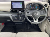 運転席周りの視界もよくハンドルも軽い取り回しなのですごく運転がしやすい車です。