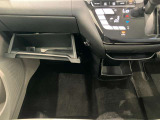 車検証入れになどにも使える便利な収納BOXあります。