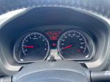 整備スタッフは国家資格を持つプロの整備士です。車検の受入/中間/完成検査と保安基準発行のすべても自社で行います。