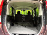 普段のお買い物や通勤、送迎等に十分な荷室スペースを確保しております。セカンドシートを倒すと、大きな荷物の積載も可能です♪