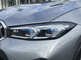 また、BMW正規認定中古車は、エマージェンシーサービスが自動付帯。24時間365日、皆様のカーライフをサポート致します。確かな安心のうえで、「駆けぬける歓び」をご堪能ください。