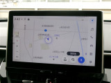 DCM(専用通信機)を装備したコネクティッドナビです。なお無償でのご利用期間は限定(令和11年12月まで)されています。詳しくは営業スタッフにお問い合わせください。
