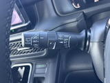 雨天時でもクリアな視界を確保。ワイパーの操作はスムーズで、運転の安全性を高めます。様々な設定に対応し、状況に応じた快適な運転を支援します。
