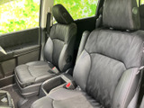 運転しやすいコックピット。視界が広く、操作性にも優れています。快適なドライブをサポートする機能が満載です。