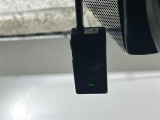 【ドライブレコーダー】映像・音声などの運転中の記録を残します。事故などを起こした起こされた時の証拠になりえますので、もしも時でも安心ですね。