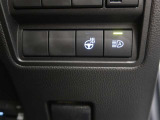 オートマチックハイビームとは、先行車や対向車のライトを認識し、ハイビームとロービームを自動で切り替える機能です。夜道の視界を確保します。詳細は販売店スタッフまでおたずねください。