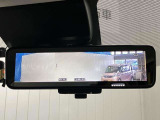 【スマートルームミラー】ルームミラー上に車体後方カメラの映像を映し出すことで車内定員、荷物状況に影響をうけません★
