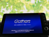 高機能なナビ・オーディオシステムが、快適なドライブをサポートします。使いやすいインターフェースで、操作も簡単です。情報収集もスムーズに行えます。