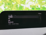 ラジオやUSB、Bluetoothなど、多様なソースに対応。お好みの音楽をクリアな音質でお楽しみいただけます。快適なカーライフを演出します。