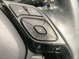 【レーダークルーズコントロール】高速道路での長距離走行が楽に!!自動で速度を保つクルーズコントロールが、衝突軽減システムと連携し、前方の車両を感知して車間を保つように速度調節してくれます!!