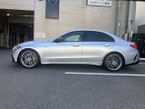 美しく輝くハイテックシルバーのボディーカラーも大きな魅力の一つです。