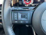 ナビの音量など車両情報を手元で操作できるハンドルスイッチ付き。