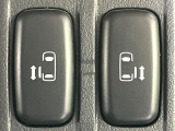 【両側パワースライドドア】スマートキーや運転席のスイッチで後席両側スライドドアの開閉が可能♪電動だから力を入れてドアを開ける必要が無く、小さなお子様でも簡単に開け閉めでき快適です♪