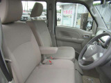 乗り降りしやすい運転席&フロアマット付き♪◎掲載後すぐに販売が決まってしまう場合もございますのでご来店前にお電話でご予約を頂ければ幸いです。