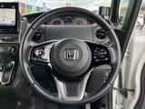 握りやすいステアリングは、運転操作をスムーズにします。操作性やデザインにもこだわった仕上がりです。
