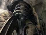 お車を安心してお乗りいただく為には、足回りの定期点検が欠かせません。サービスサポート(有償保証)では無料点検もご提供しており、安心のカーライフをお過ごしいただけるサポート体制が整っています。