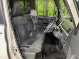 運転席シート廻りは使用感も少なく、良好な状態となっています。丁寧に使われていたことがよくわかりますね。
