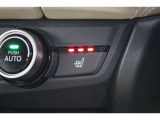 シートヒーター装備付き車!!座席に埋め込まれた電熱線によりシートを暖めることが出来る装備で、温められたシートは、寒い冬には最適です!!