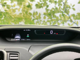 視認性の高いメーター類は、運転に必要な情報を的確にドライバーに伝えます。運転に集中できる環境をサポートします。