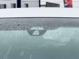 【ホンダセンシング】走行中に前方の車両等を認識し、衝突しそうな時は警報とブレーキで衝突回避と被害軽減をアシスト。より安全にドライブをお楽しみいただけます。