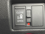 【パワースライドドア】スマートキーや運転席のスイッチでスライドドアの開閉が可能♪電動だから力を入れてドアを開ける必要が無く、小さいお子様でも、重い荷物を持っている時もラクに開け閉めできます♪