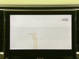 停車中にTVや映像を楽しめる機能。休憩時間にリラックスできます。家族や友人と一緒に、楽しい時間を過ごせます。