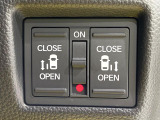 【両側パワースライドドア】スマートキーや運転席のスイッチで後席両側スライドドアの開閉が可能♪電動だから力を入れてドアを開ける必要が無く、小さなお子様でも簡単に開け閉めでき快適です♪
