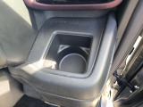四角い紙パック容器にも対応したドリンクホルダです。
