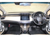 操作性に優れた運転席となります!小物入れや各ボタンの配置にこだわり、使いやすいです!座り心地もよく視認性も良好なのでロングドライブもお任せ下さい!