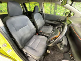 運転席シート廻りは使用感も少なく、良好な状態となっています。前オーナー様が丁寧に使っていたことがよくわかりますね。