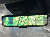 【デジタルインナーミラー】後席の大きな荷物や同乗者で後方が確認しづらい時でも安心!カメラが撮影した車両後方の映像をルームミラー内に表示。クリアな視界で状況の確認が可能です!