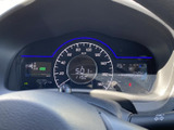 視認性の高いメーターで、運転に必要な情報をしっかり確認できます。運転状況が一目でわかるので、安全運転をサポートします。