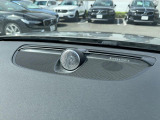 【Bowers & Wilkins】ボルボのプレミアムオーディオ。車内空間という特殊な環境に100年以上の伝統を持つイェーテボリ交響楽団の音響を再現した「コンサートモード」を搭載。