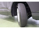 タイヤサイズ 195/80R15。