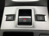 視認性の高いメーターで、運転に必要な情報を的確に把握できます。運転状況を常に確認し、安全運転をサポートします。デザインも洗練されています。