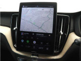 Googleのアプリとサービスがビルトインされ、スマホと同じように車両を直感的に操作できます。Googleマップが統合されており、リアルタイムの交通情報、音声操作によってより早く目的地に到着できます。