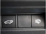 パワーバックドア装備!リヤゲートのスイッチを押すだけでバックドアが閉まります!運転席周りからも開閉の操作ができます♪