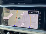 ●MMIナビゲーション『高解像度カラーディスプレイに、Bluetooth(R)接続によるハンズフリー通話機能を搭載しています。』
